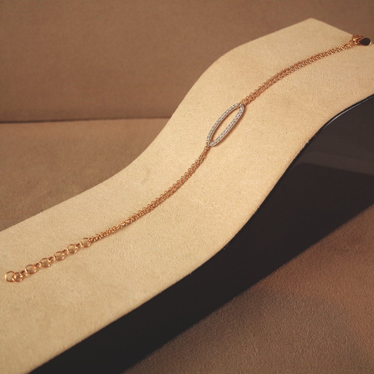 Armband mit ovalem Element mit Brillantpavé - V. Gasser 1873