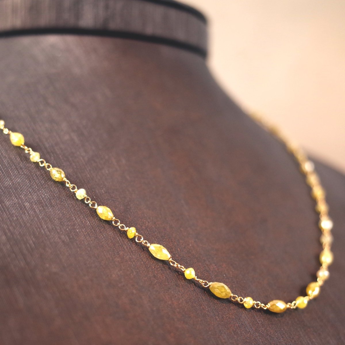 Halskette mit gelben Diamanten „fancy“ - V. Gasser 1873