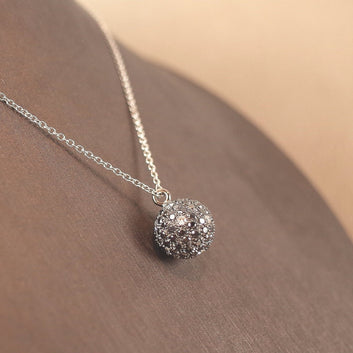 Weißgoldkette mit schwarzer Diamant - Kugel - V. Gasser 1873