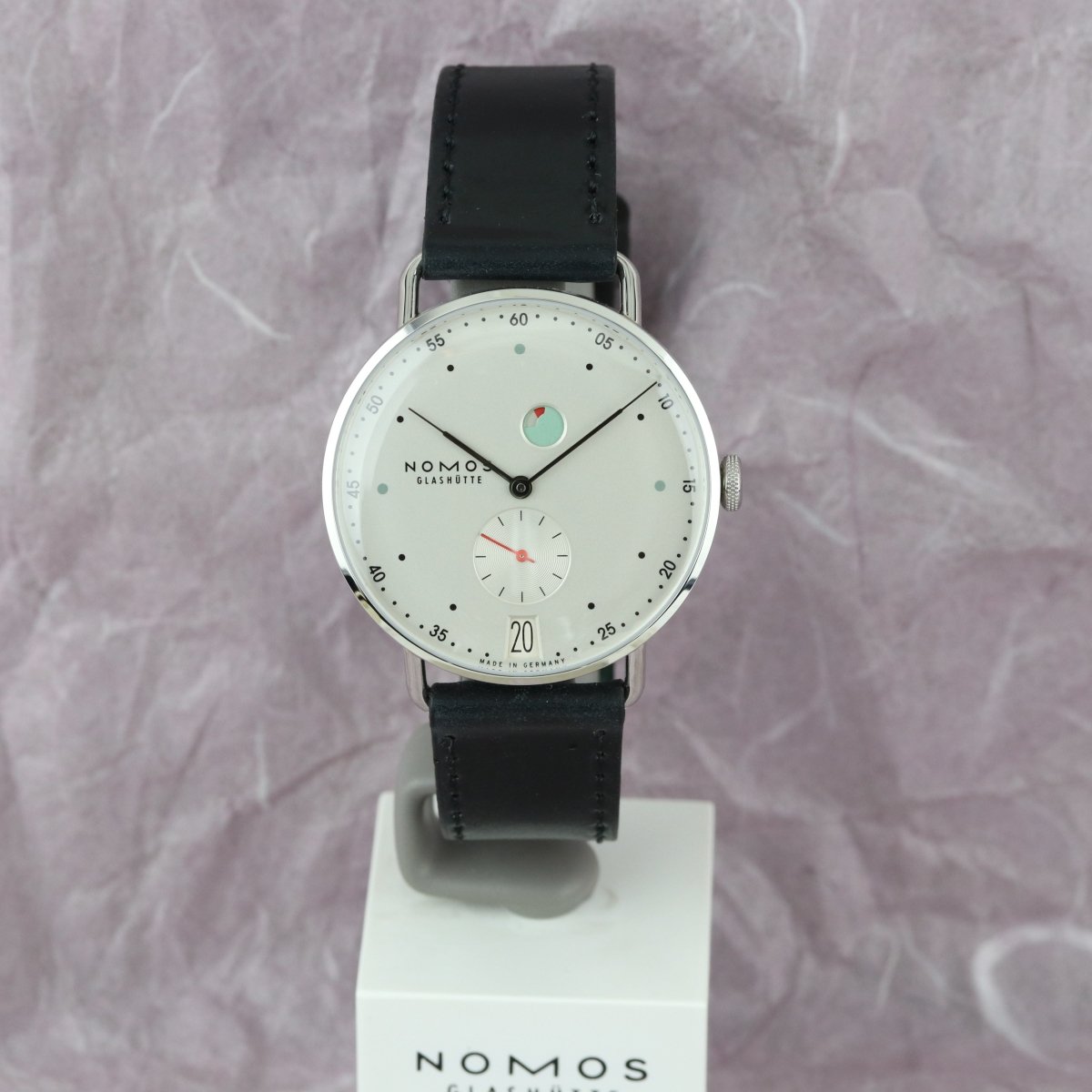 Nomos Metro Date Riserva di carica 1101 - V. Gasser 1873