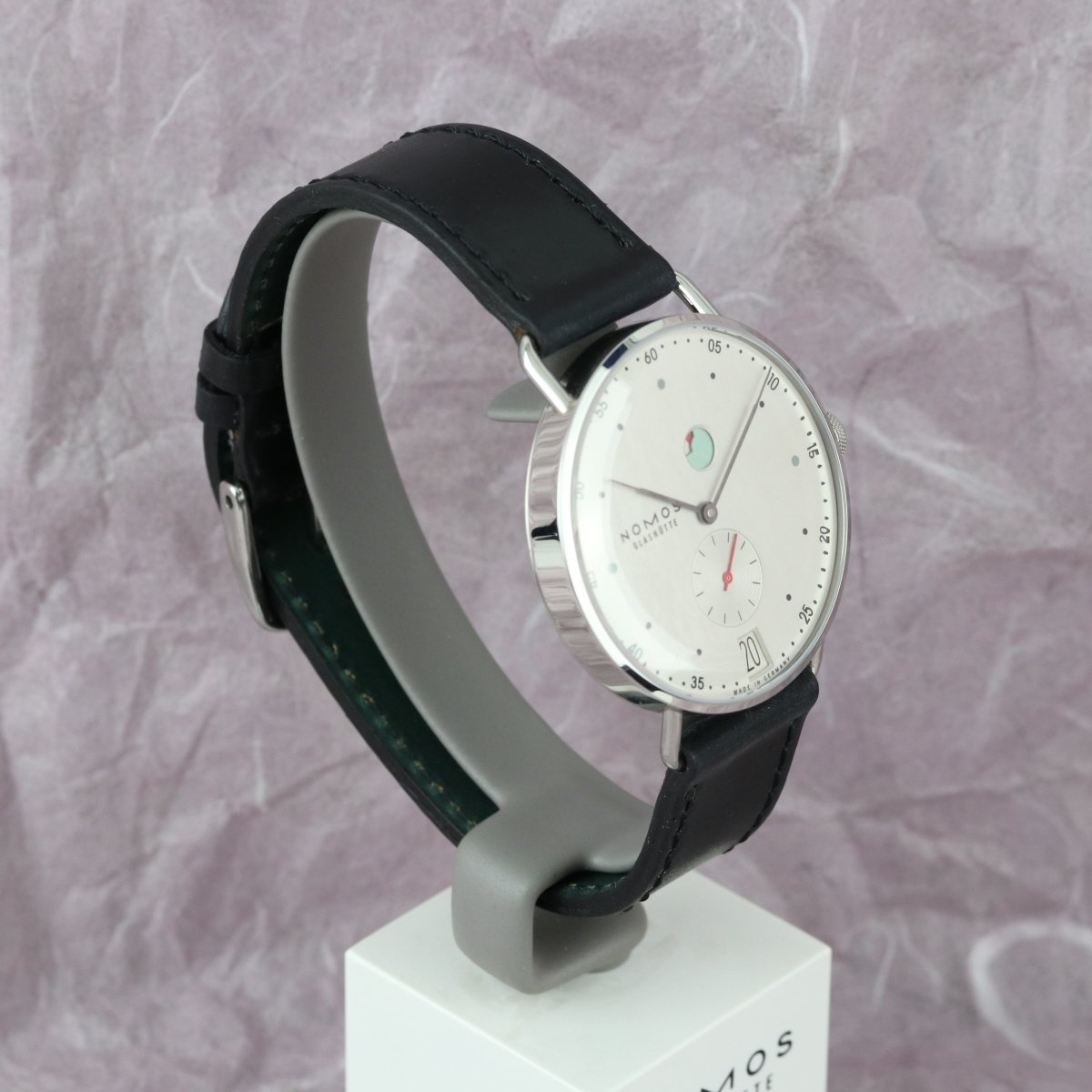 Nomos Metro Date Riserva di carica 1101 - V. Gasser 1873