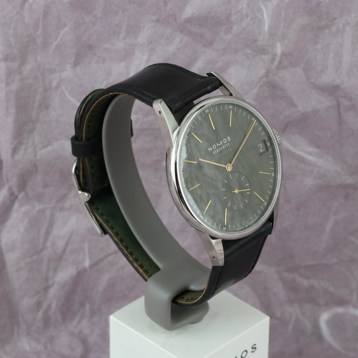 Nomos Orion neomatik 41 date olive gold 364 - V. Gasser 1873