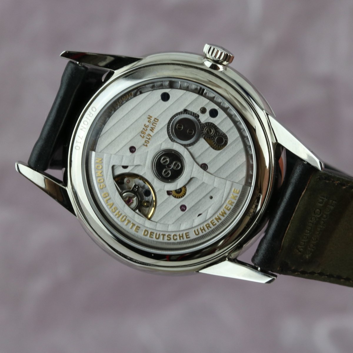 Nomos Orion neomatik 41 date olive gold 364 - V. Gasser 1873