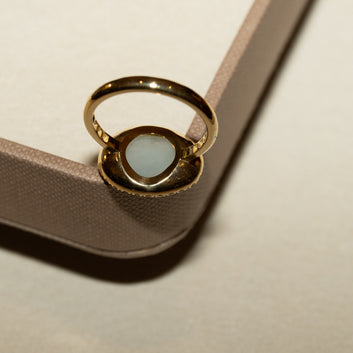 18 kt Gelbgold Ring mit Aquamarin und Diamanten