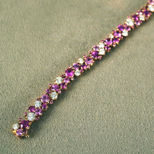 Armband in Gold mit Diamanten und rosa Saphiren