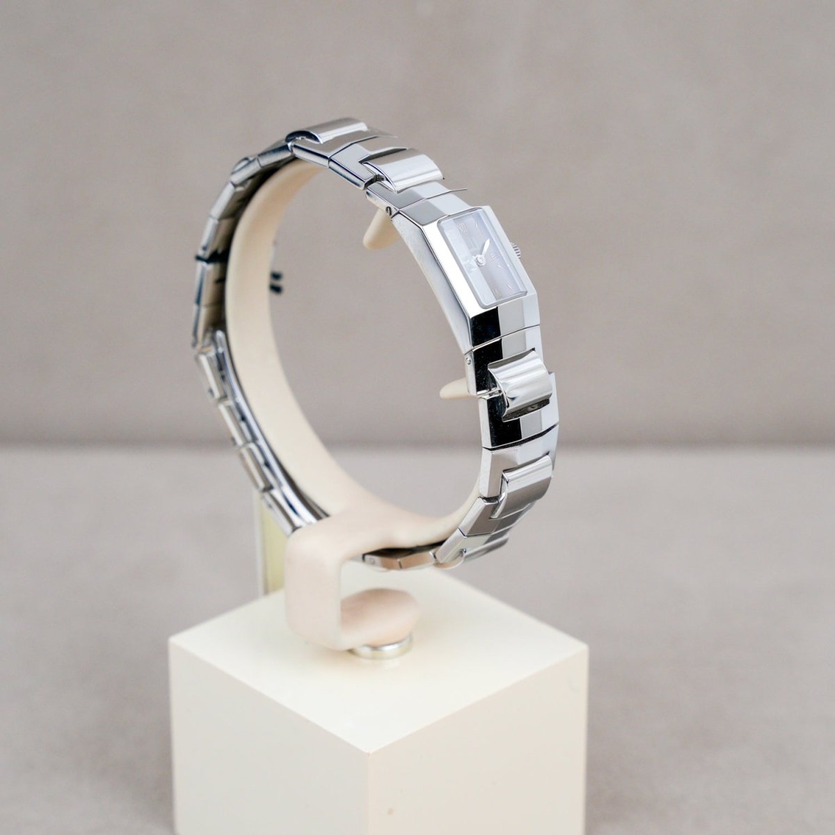 Dunhill Damenuhr DQ1996AZ - V. Gasser 1873