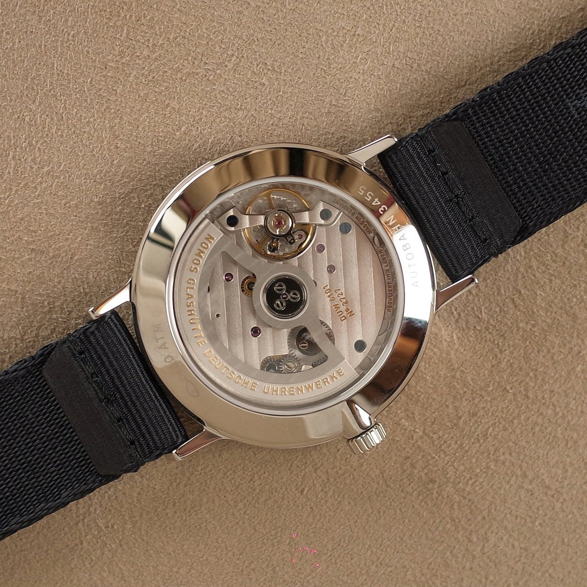 Nomos Autobahn neomatik 41 Datum sportgrau 1303 - V. Gasser 1873