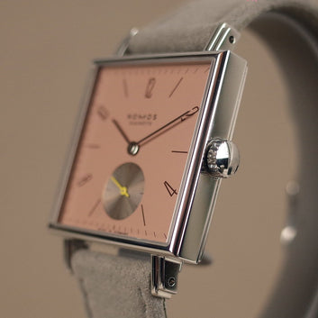 Nomos Tetra 
