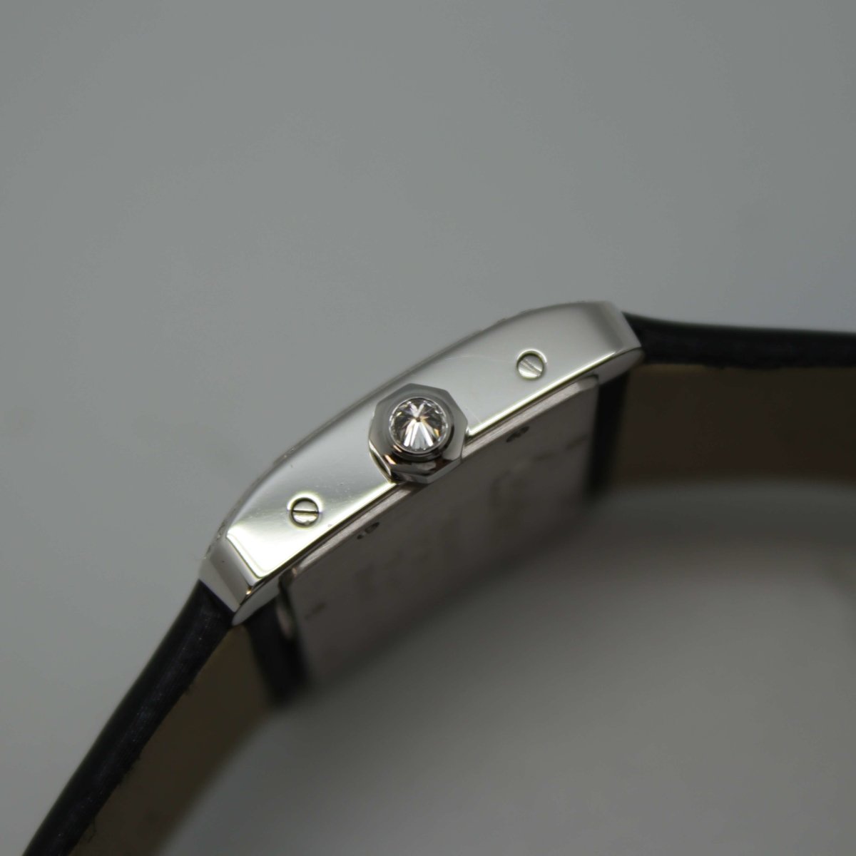 Cartier Tank Divan 18kt Weißgold Diamantenbesatz - V. Gasser 1873
