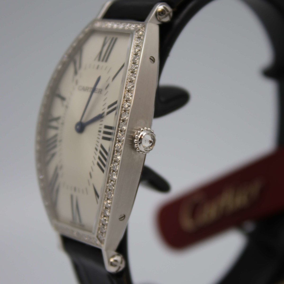 Cartier Tonneau 18kt Weißgold Diamantenbesatz - V. Gasser 1873