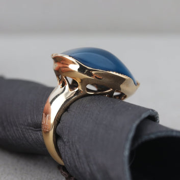 Ring in Roségold mit blauem Topas und Brillanten