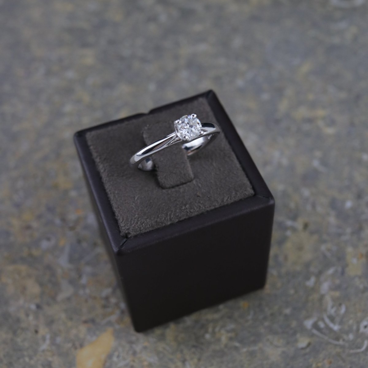 Ring "Solitär" mit Brillant - V. Gasser 1873
