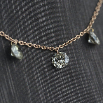 Rotgoldcollier mit braunen Diamanten