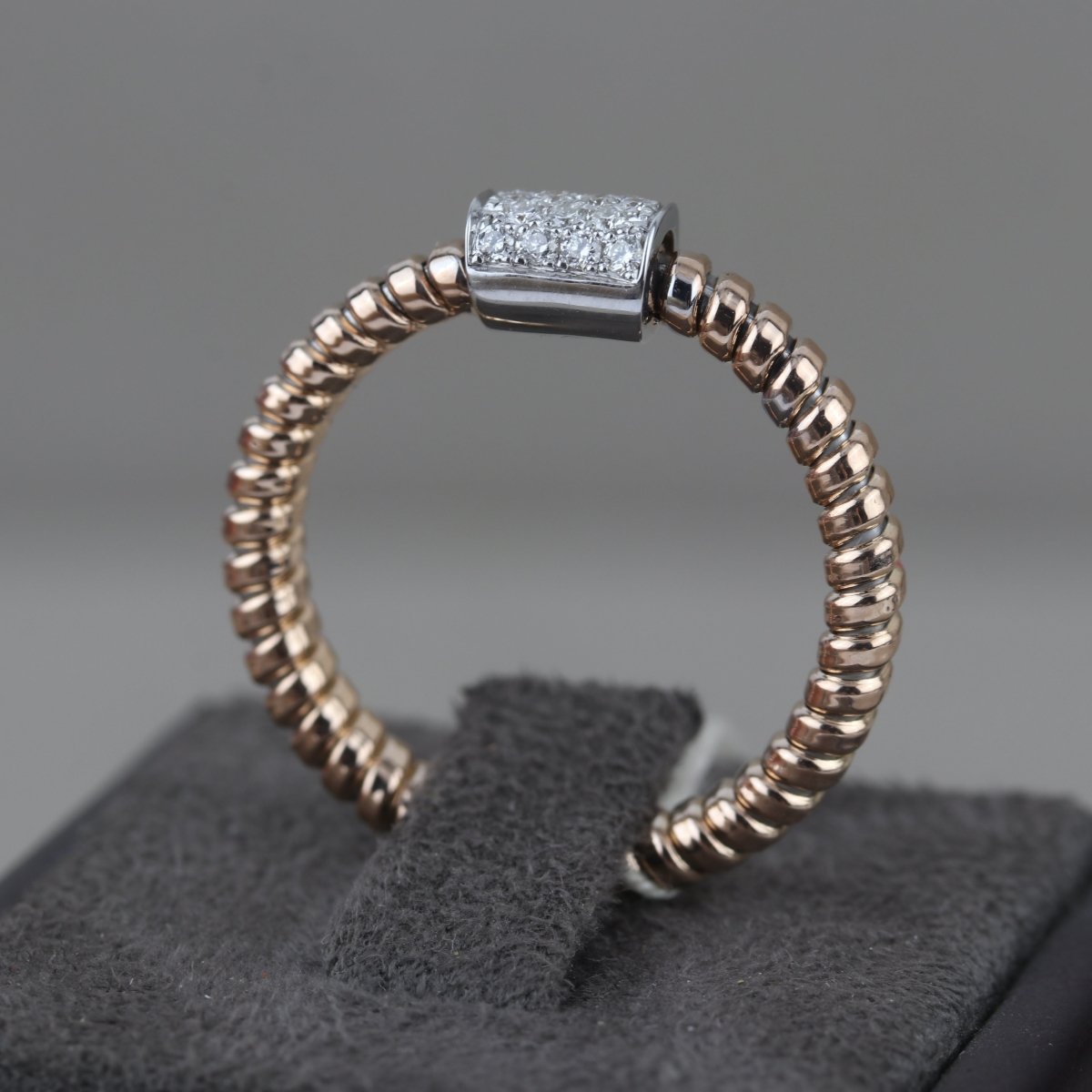 Rotgoldring mit Brillanten - V. Gasser 1873